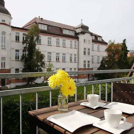 Ferienwohnung „KRABBENNEST“ ruhig zentral mit echtem Jacuzzi-Whirlpool Rostock Exterior foto