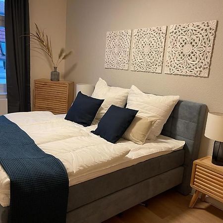 Ferienwohnung „KRABBENNEST“ ruhig zentral mit echtem Jacuzzi-Whirlpool Rostock Exterior foto