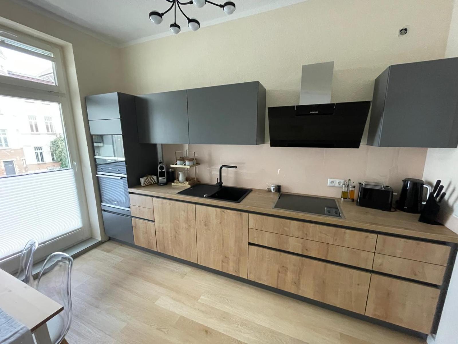 Ferienwohnung „KRABBENNEST“ ruhig zentral mit echtem Jacuzzi-Whirlpool Rostock Exterior foto