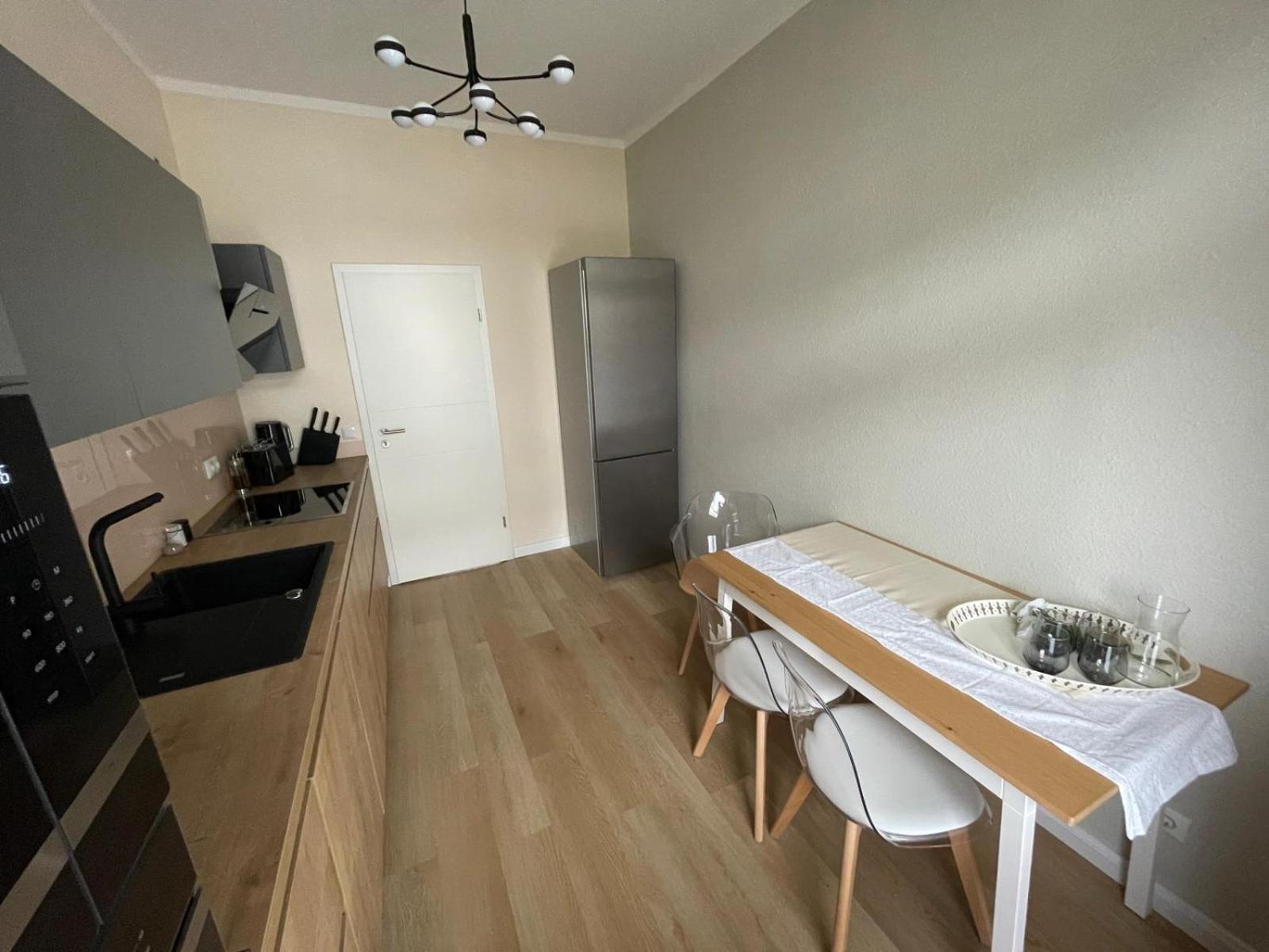 Ferienwohnung „KRABBENNEST“ ruhig zentral mit echtem Jacuzzi-Whirlpool Rostock Exterior foto